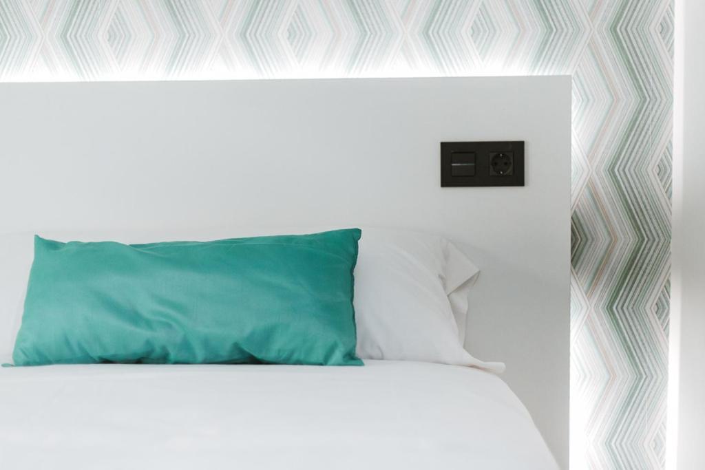 Mk77 Leon - Atiko Apartment ภายนอก รูปภาพ
